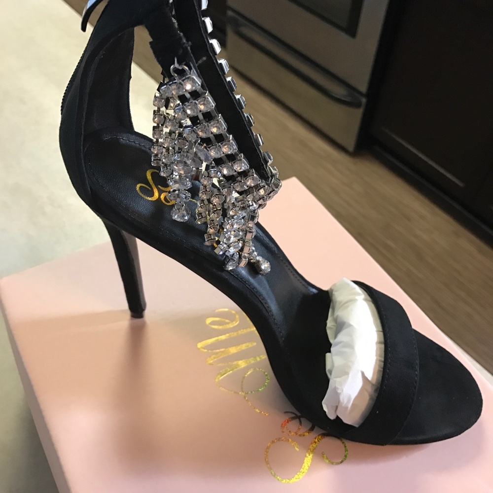 Women's Size 11 Black Heels Jewel Tassel